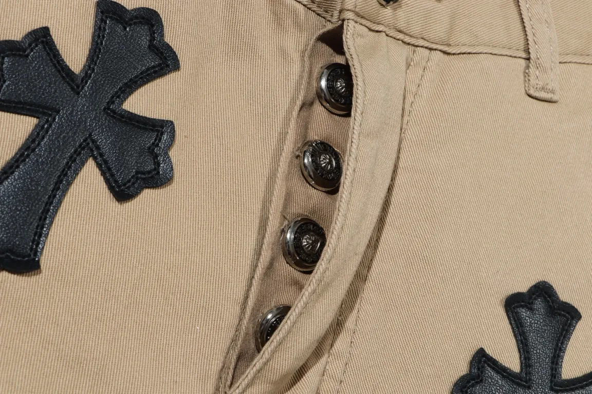 ［Premium］ K 020 【 】Chrome Hearts/ Chrome Hearts New Arrival ， 、 ， 。Mattyboy Same Style， Khaki 。 Retro ， 。 ， ， 。 Khaki ， 。Chrome Hearts Khaki chino ， ， 40 ， ，W 34 ， 。 ， 。 Color：Khaki Size：28 30 32 34 Sizes-xl In Stock Size 9